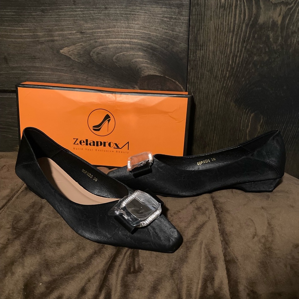 Zelaprox brand, size 36, new in box, black with rhinestone silver buckle, comfy